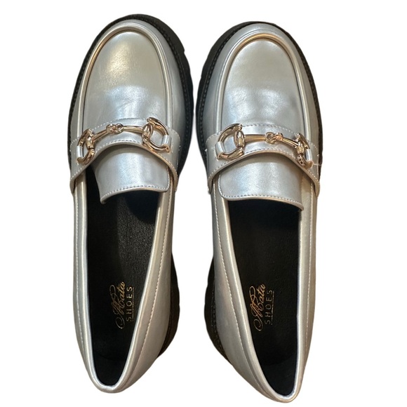 Mata Shoes Silver with Gold Chain Accent Loafers - Picture 2 of 4